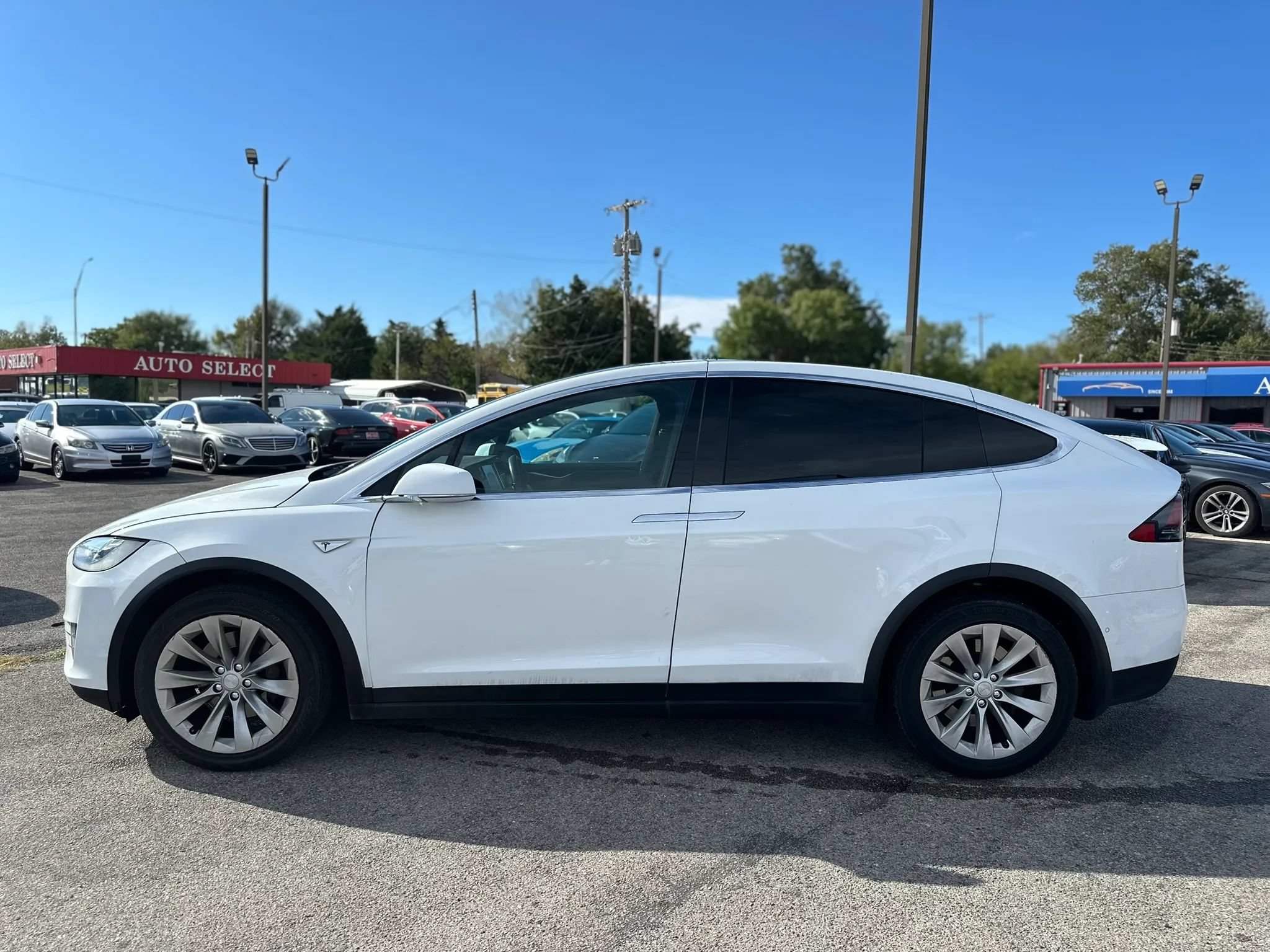 Used 2016 Tesla Model X 75D AWD/4WD image 17