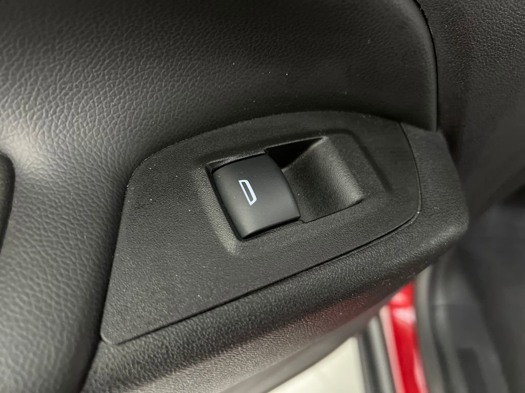 Used 2020 Chevrolet Equinox LT image 16