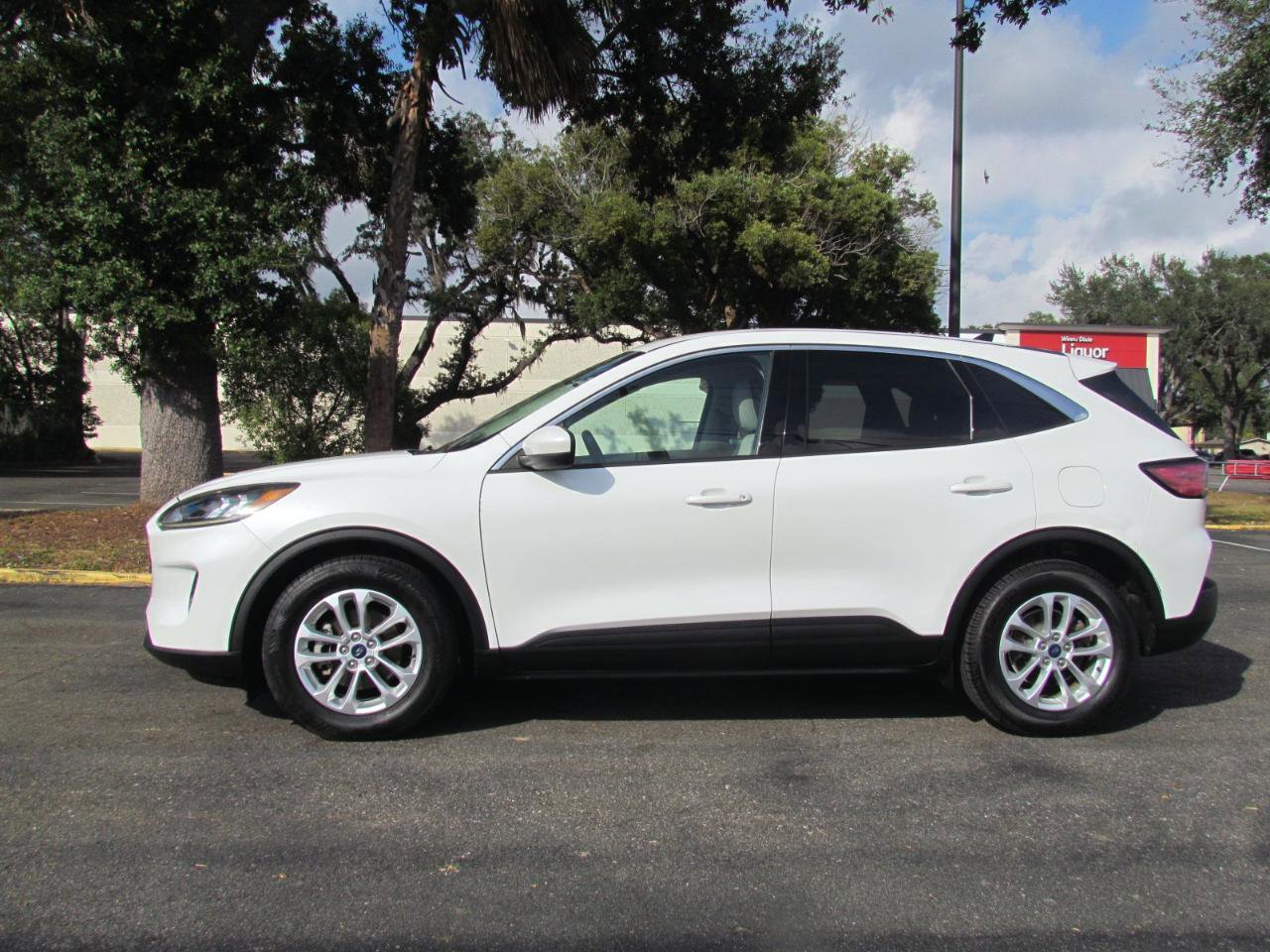 Used 2020 Ford Escape SE FWD image 5