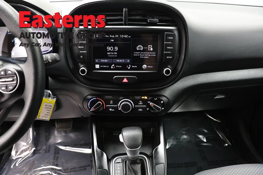 Used 2025 Kia Soul LX w/ LX Technology Package FWD image 12