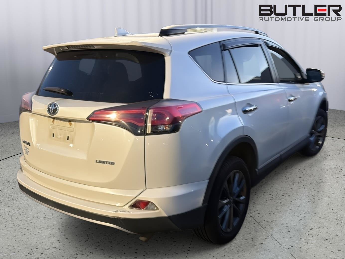 Used 2018 Toyota RAV4 Limited FWD image 5