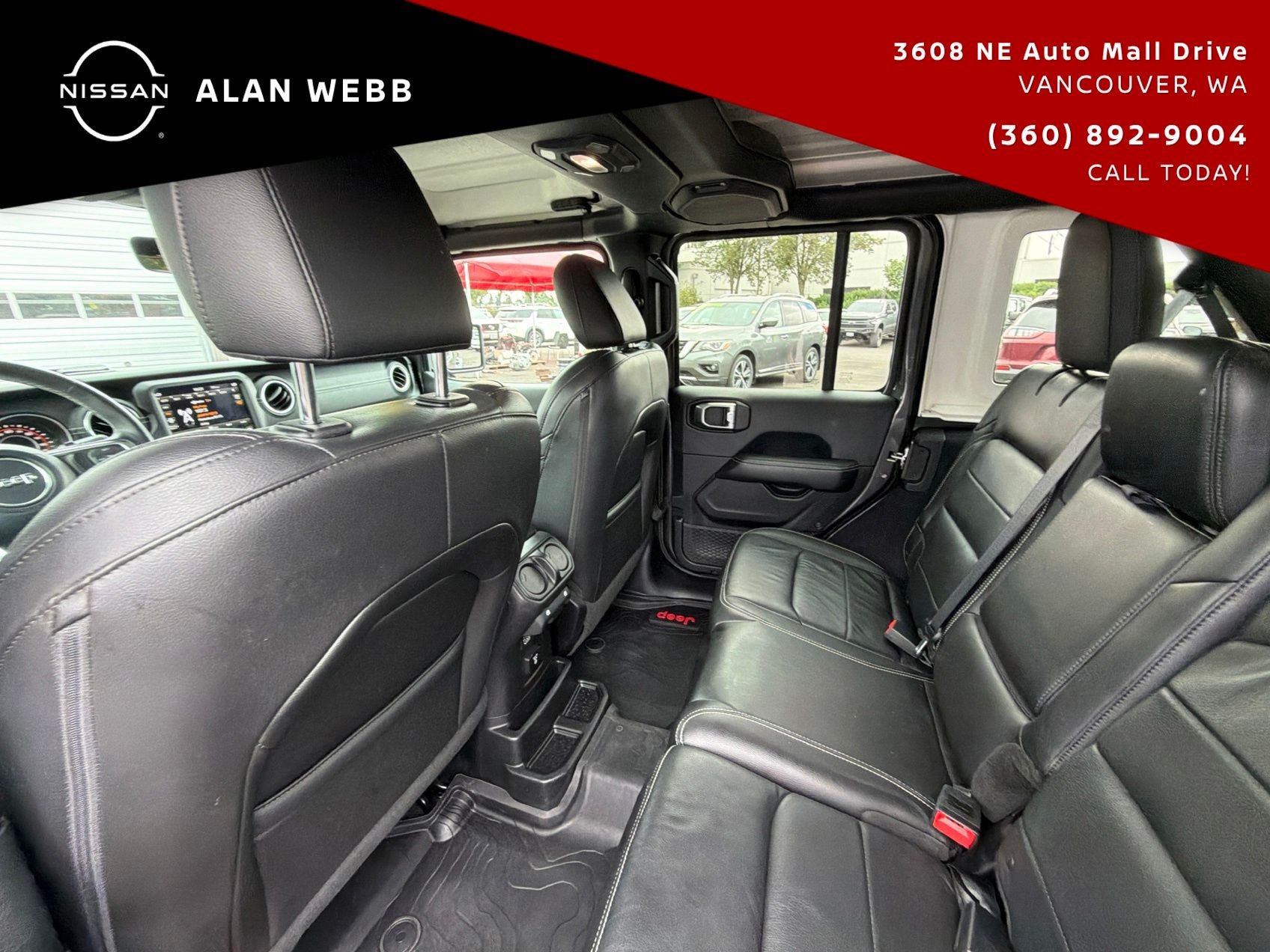 Used 2018 Jeep Wrangler Unlimited Sahara AWD/4WD image 28
