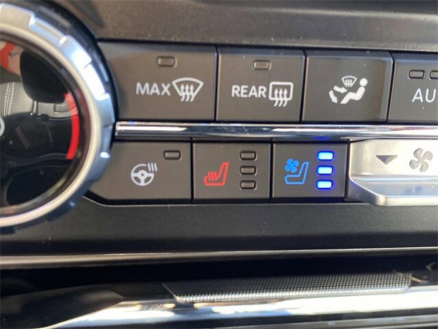 New 2026 Ford F250 Lariat w/ Black Appearance Package image 39