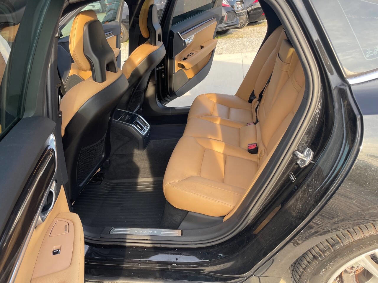 Used 2018 Volvo S90 T5 Momentum w/ Convenience Package AWD/4WD image 19