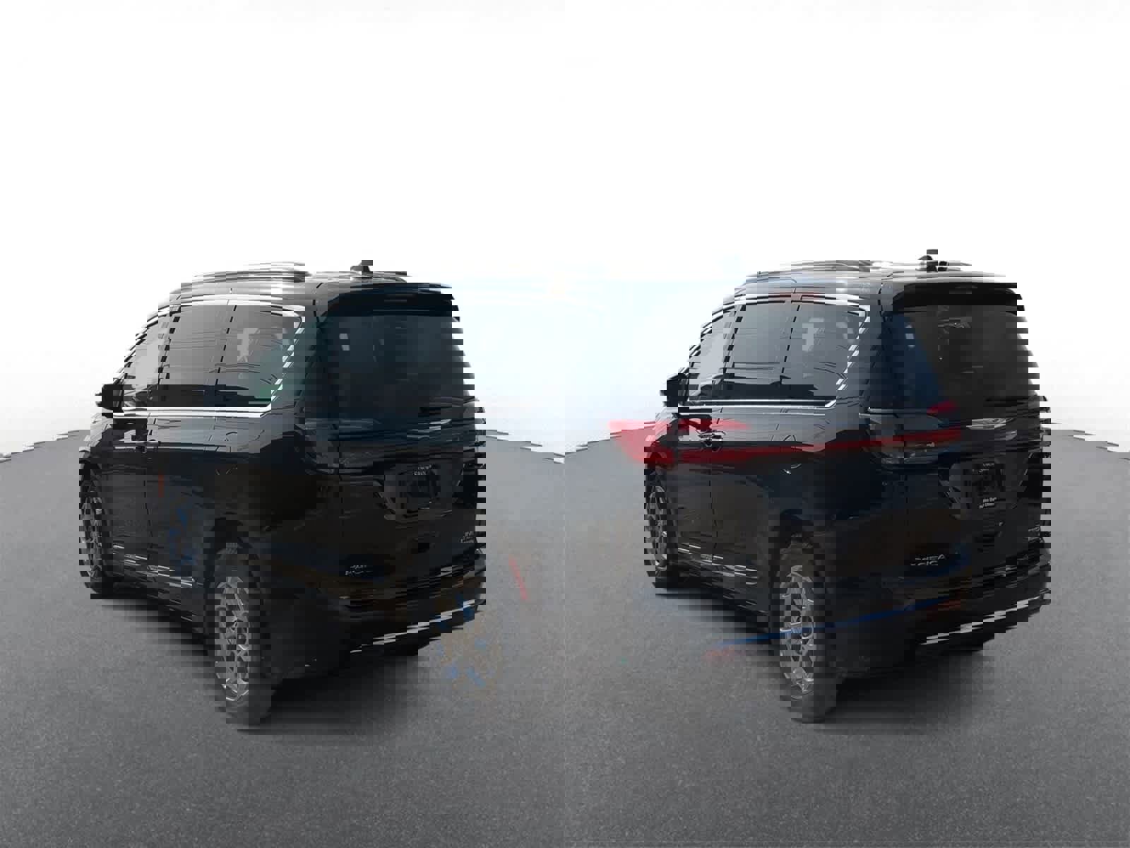 Used 2023 Chrysler Pacifica Limited image 6