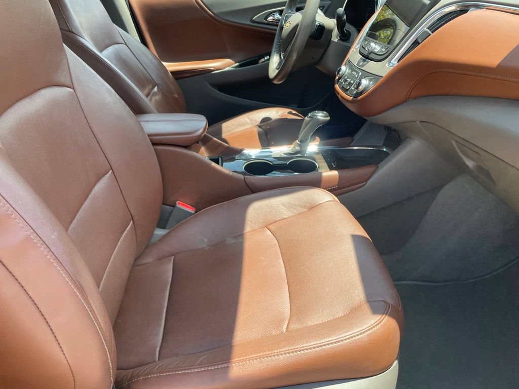 Used 2016 Chevrolet Malibu Premier w/ Driver Confidence Package FWD image 28