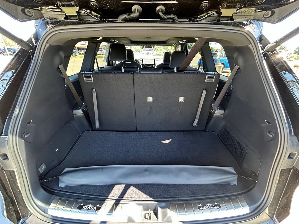 Used 2026 Toyota Grand Highlander AWD Hybrid image 36