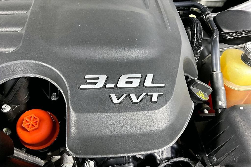 Used 2014 Chrysler 300 w/ Driver Convenience Group RWD image 31