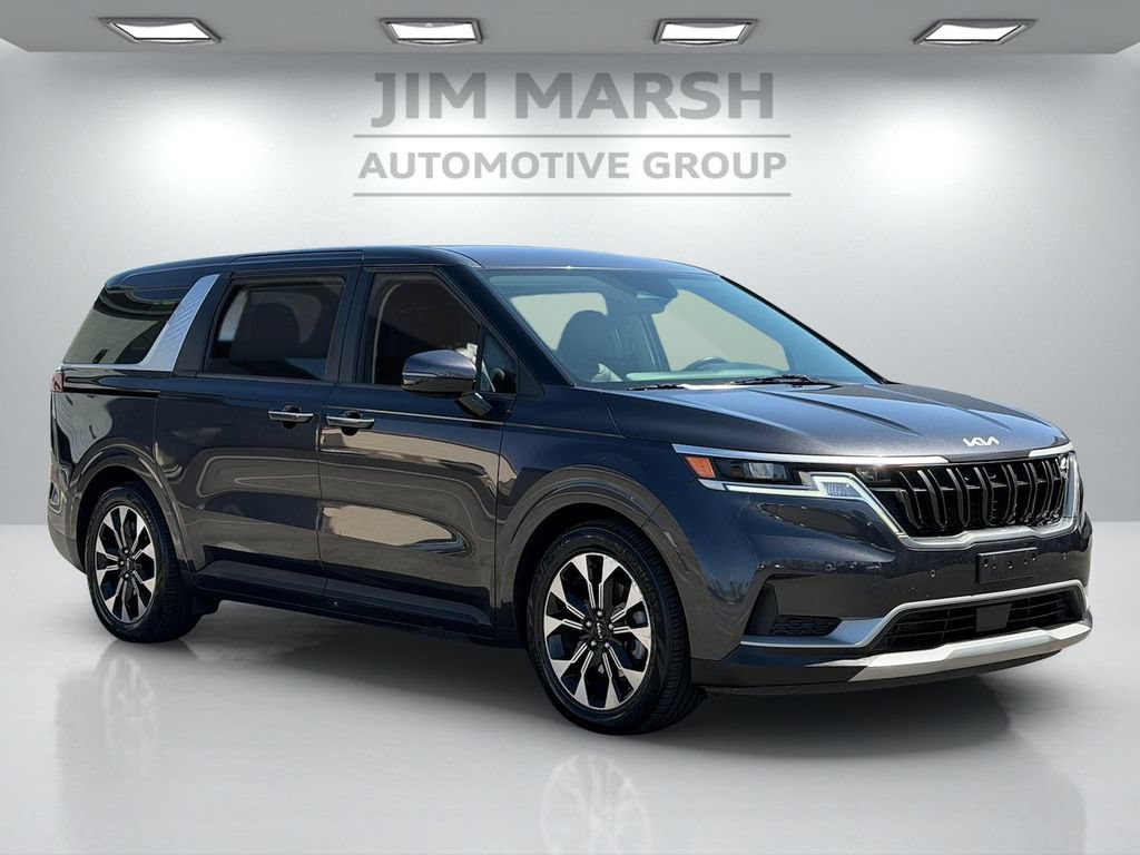 Used 2024 Kia Carnival EX FWD image 8