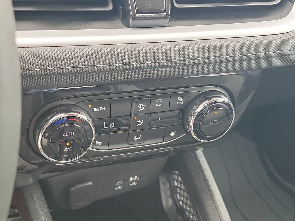 Used 2024 Chevrolet TrailBlazer LT w/ Convenience Package AWD/4WD image 26