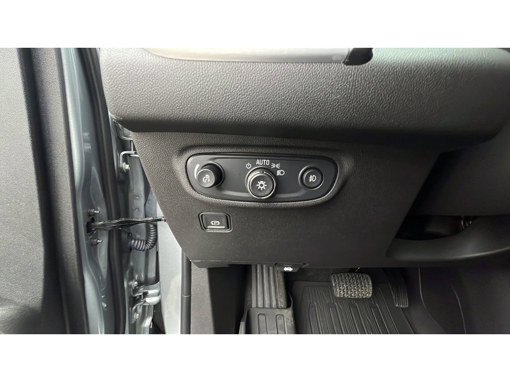 Certified 2024 GMC Terrain SLT w/ Infotainment Package II image 23