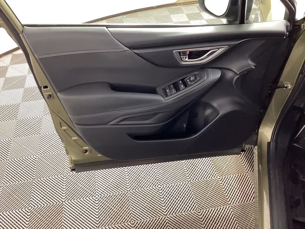 Used 2022 Subaru Forester Premium image 16