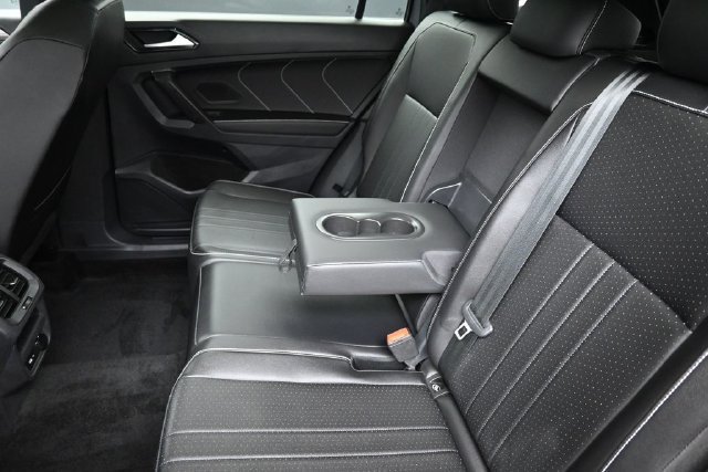 Used 2024 Volkswagen Tiguan SE R-Line AWD/4WD image 21