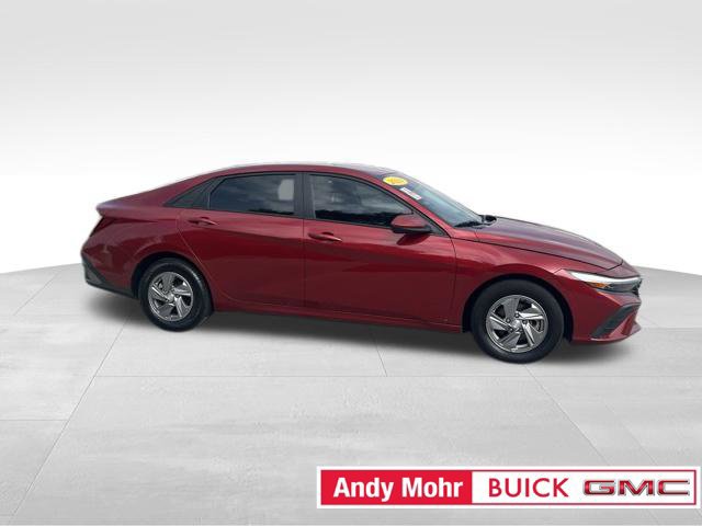 Used 2024 Hyundai Elantra SE FWD image 4