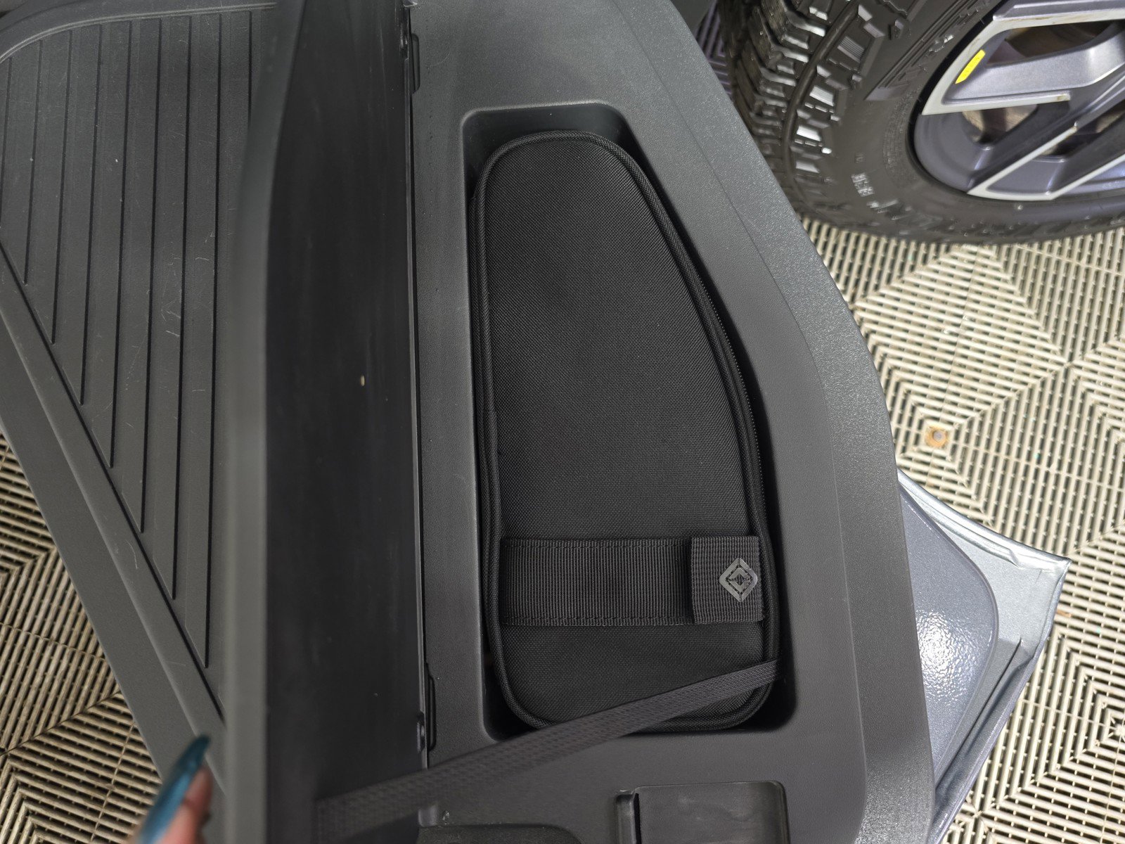 Used 2022 Rivian R1T Launch Edition AWD/4WD image 32