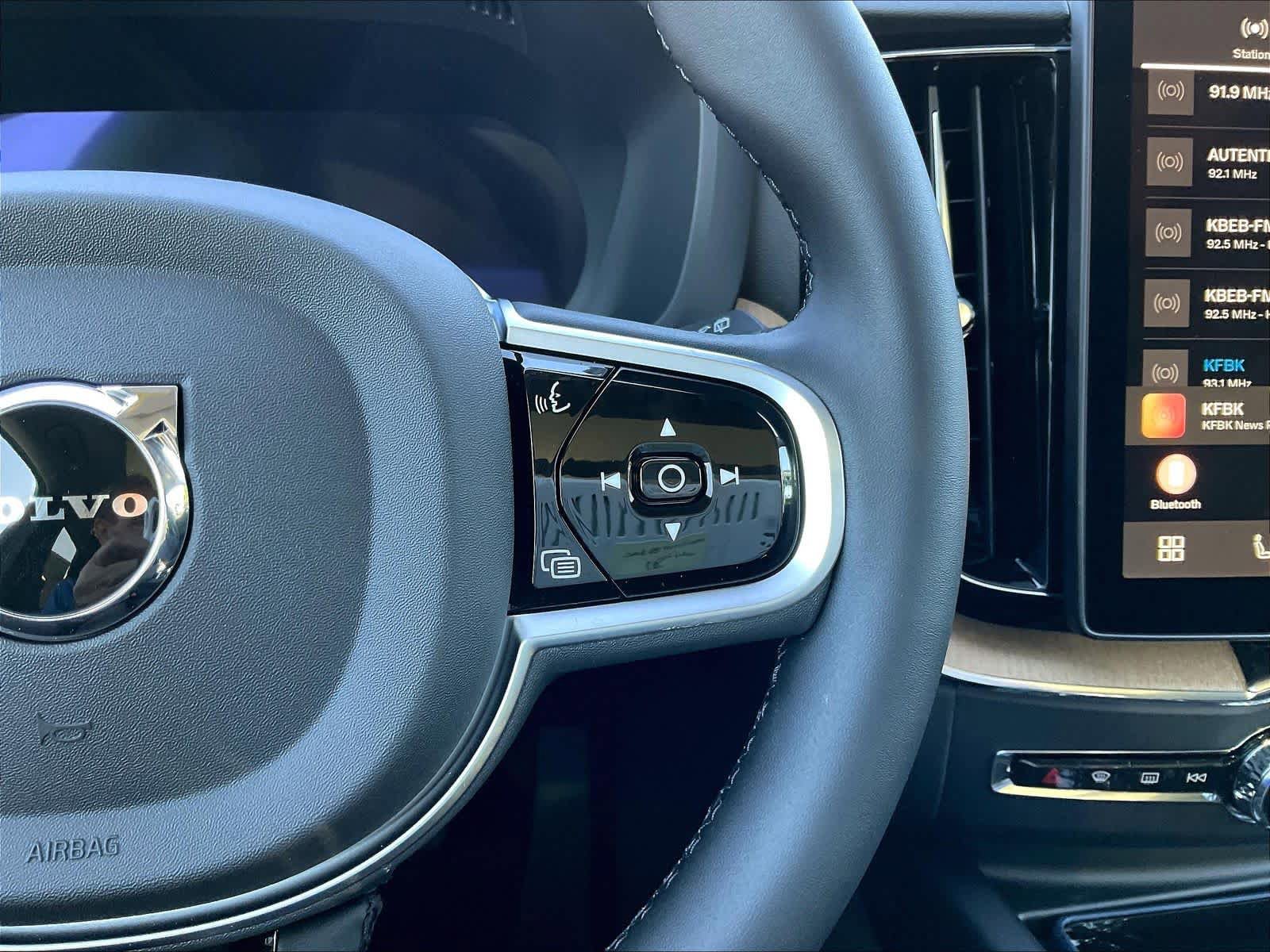 New 2026 Volvo XC60 B5 Core AWD/4WD image 18