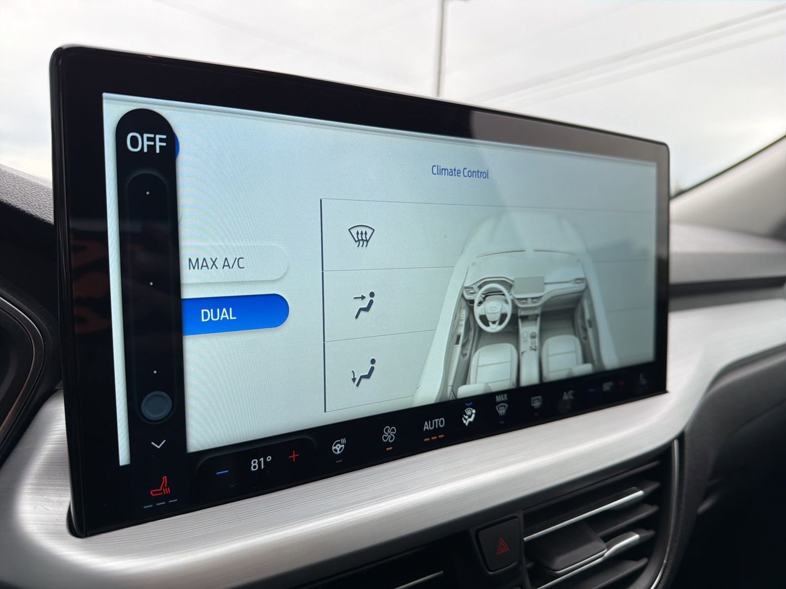 Used 2025 Ford Escape Platinum AWD/4WD image 15