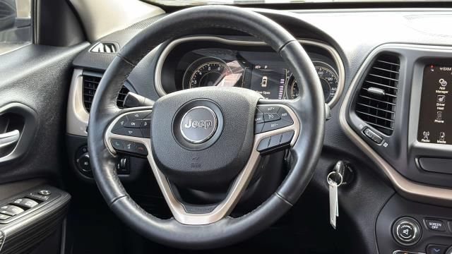 Used 2016 Jeep Cherokee Latitude w/ Cold Weather Group AWD/4WD image 21