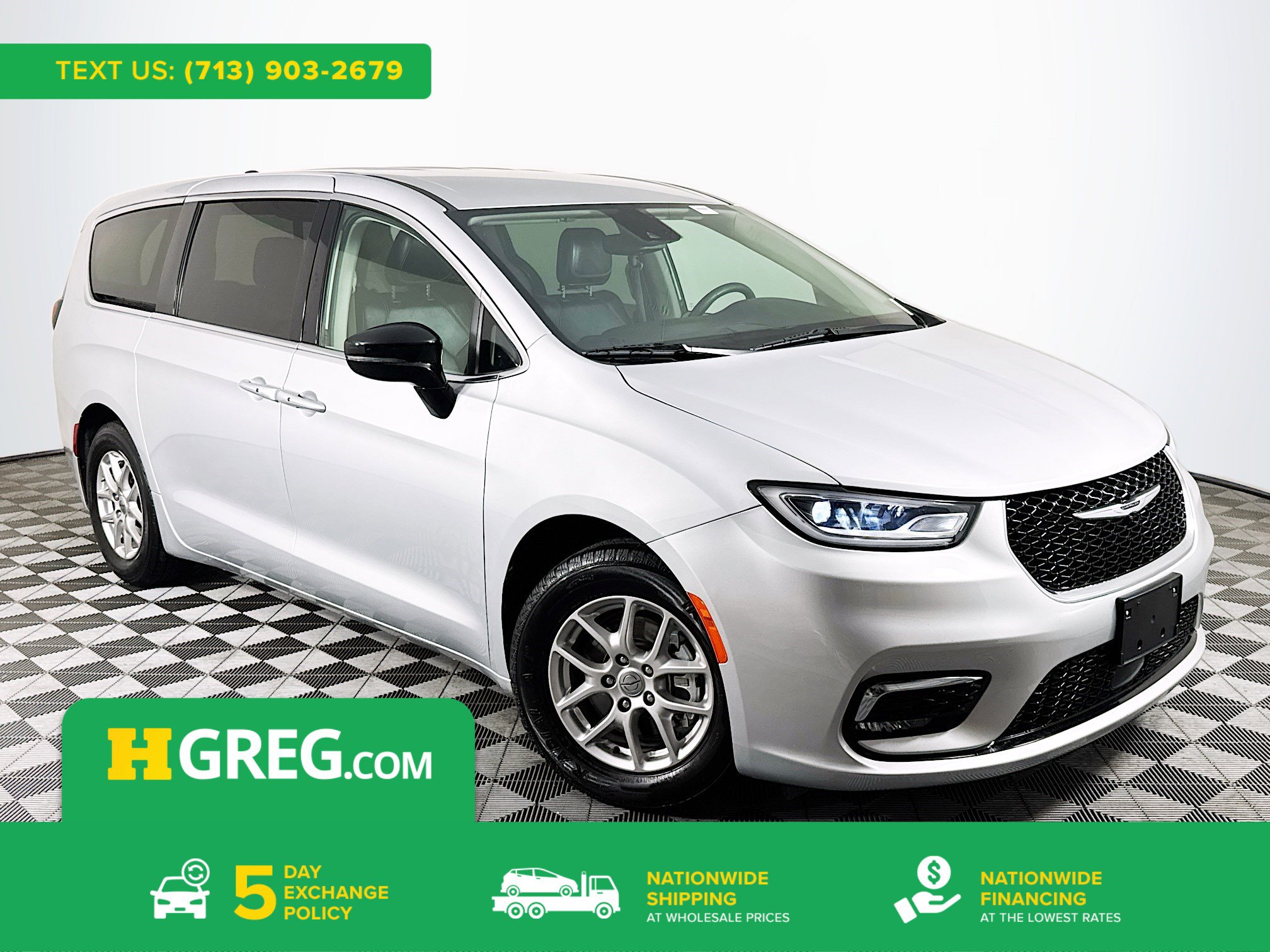Used 2024 Chrysler Pacifica Touring-L FWD image 1