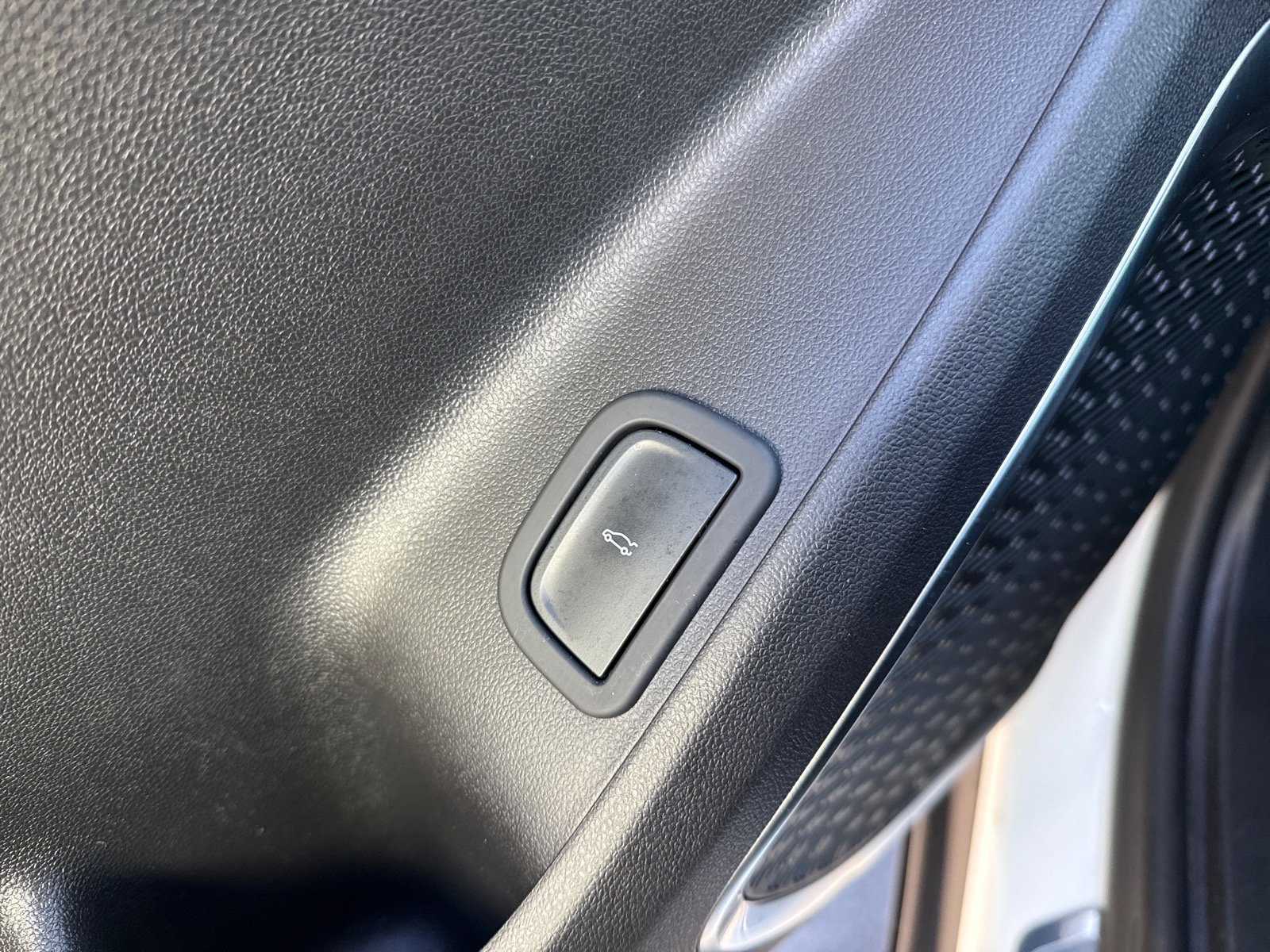 Used 2025 Buick Enclave Preferred image 27