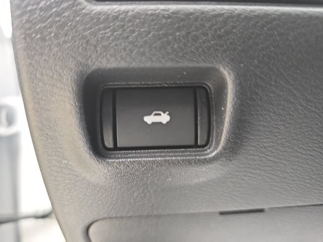 Used 2025 Nissan Sentra S FWD image 34