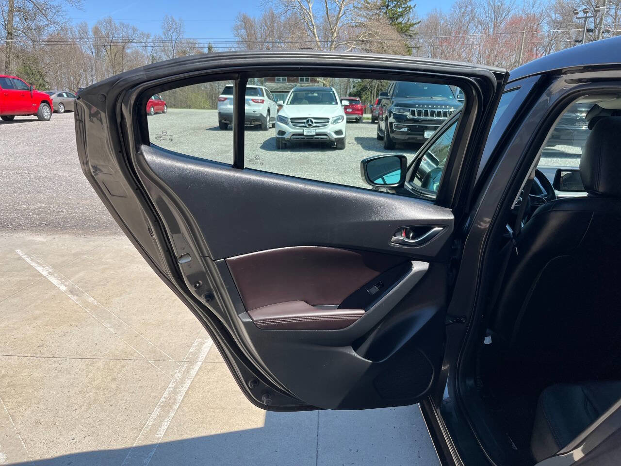 Used 2018 MAZDA MAZDA3 Touring FWD image 16