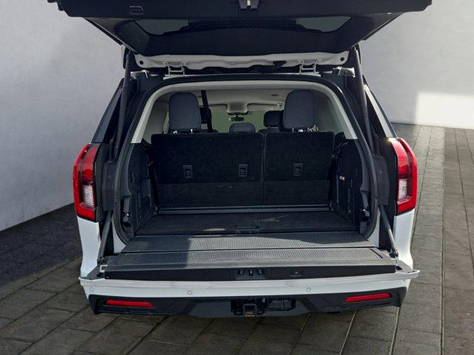Certified 2025 Ford Expedition Active RWD image 25
