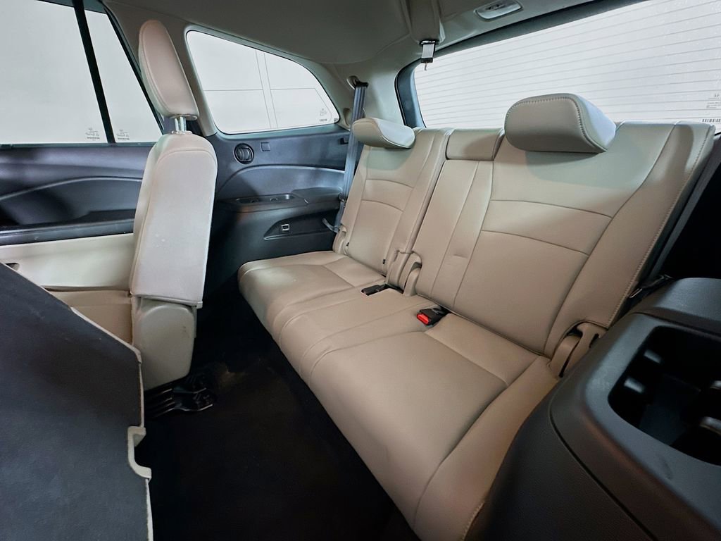 Used 2018 Honda Pilot Touring image 28