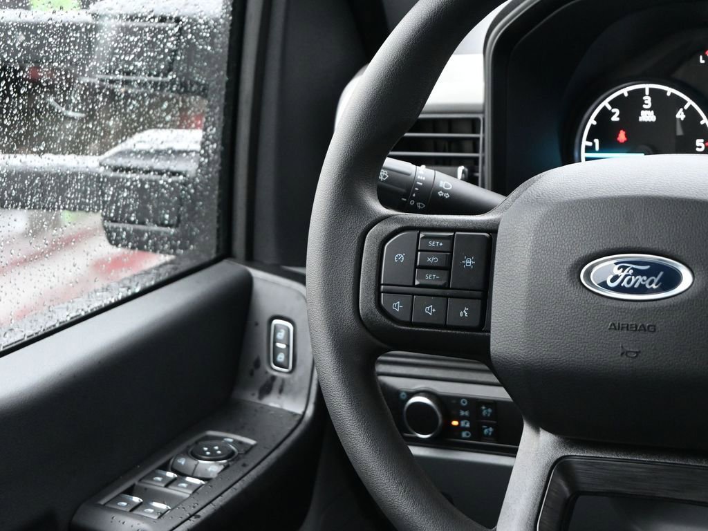 New 2026 Ford F550 4x4 Crew Cab image 21