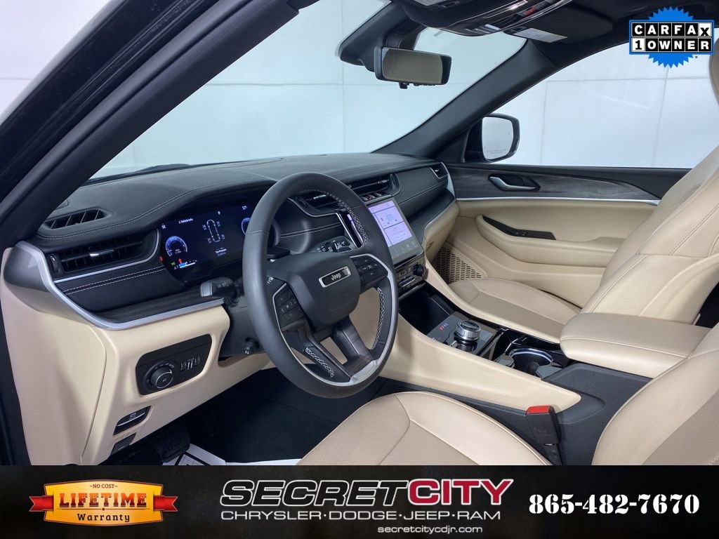 Used 2023 Jeep Grand Cherokee L Limited w/ Luxury Tech Group II image 11
