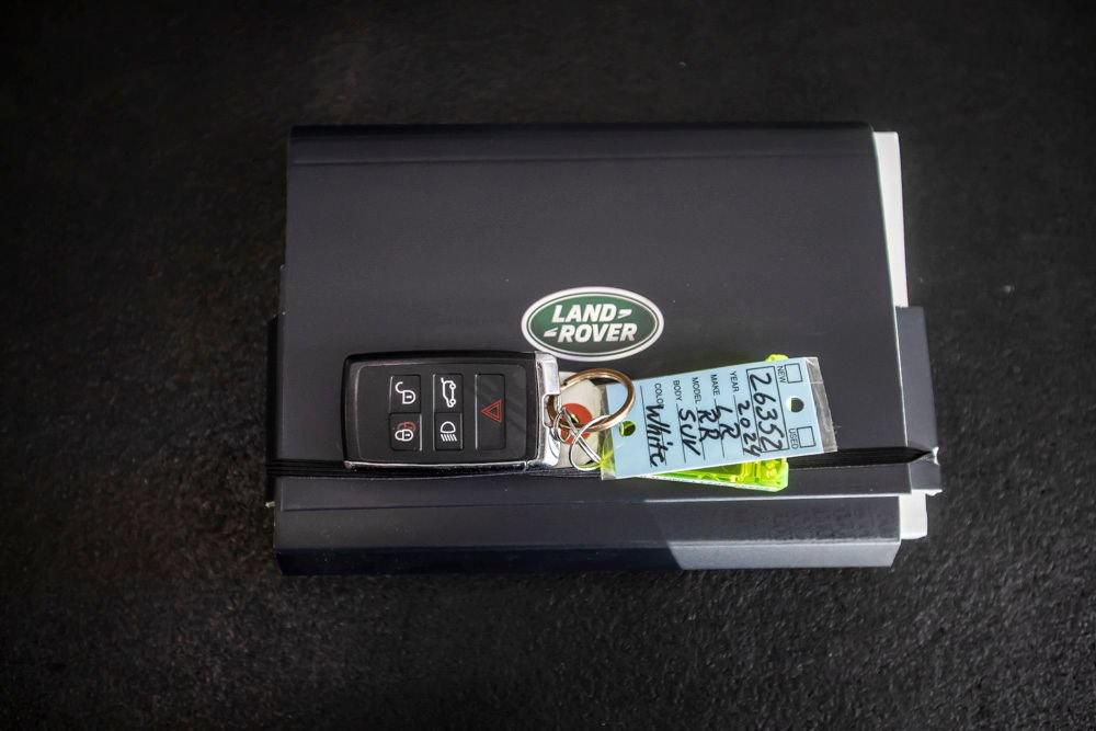 Used 2024 Land Rover Range Rover SE AWD/4WD image 42
