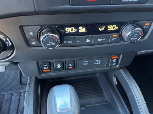 Used 2022 Nissan Frontier PRO-4X w/ Pro-4X Premium Package image 17