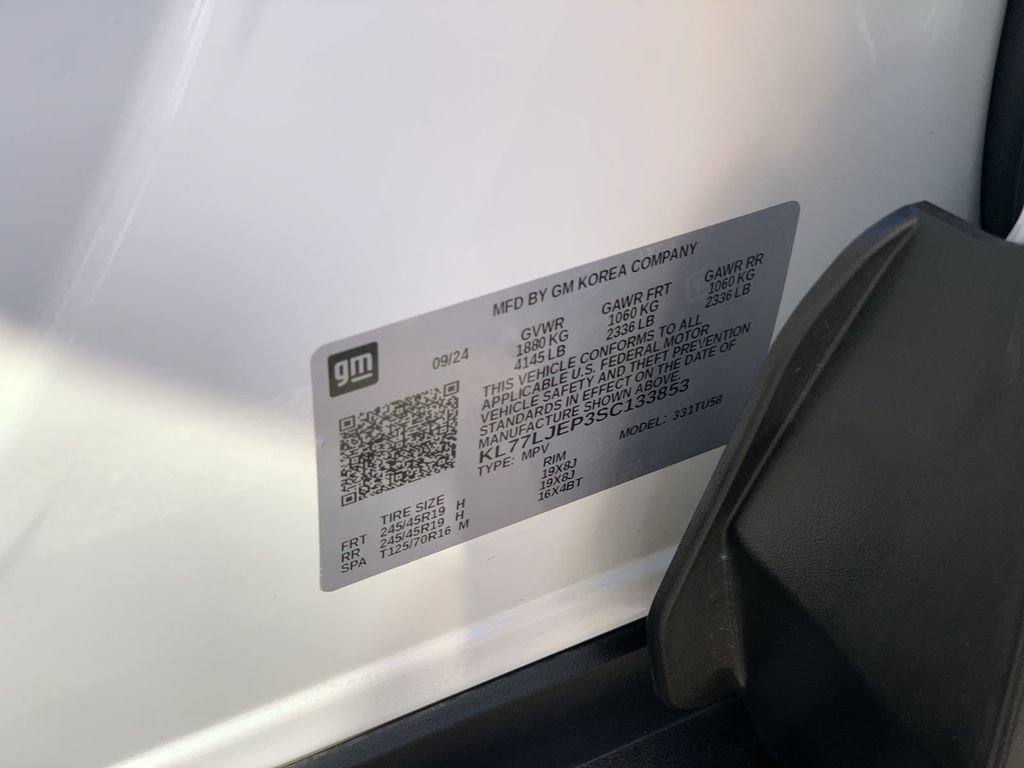 Used 2025 Chevrolet Trax RS w/ Driver Confidence Package FWD image 32