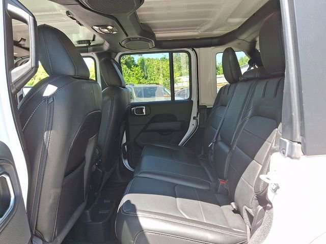 Used 2022 Jeep Wrangler Unlimited Sahara w/ Cold Weather Group AWD/4WD image 10
