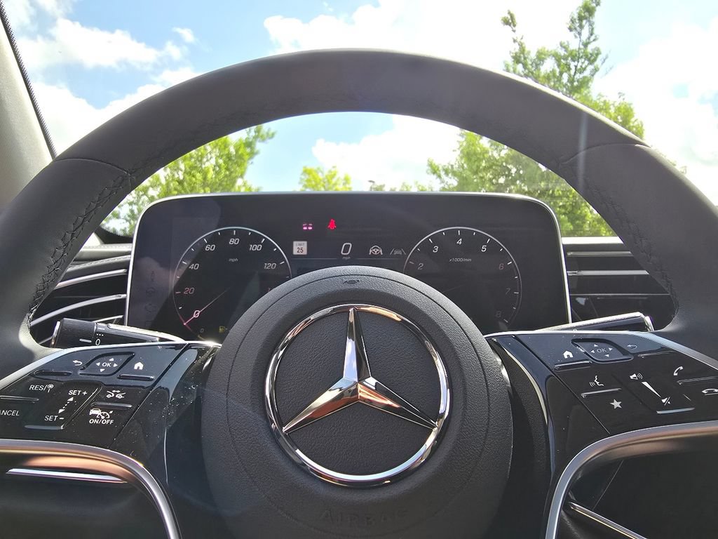New 2026 Mercedes-Benz E 450 4MATIC Sedan image 29
