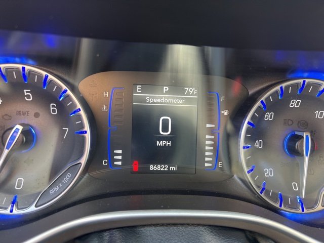 Used 2022 Chrysler Voyager LX image 18