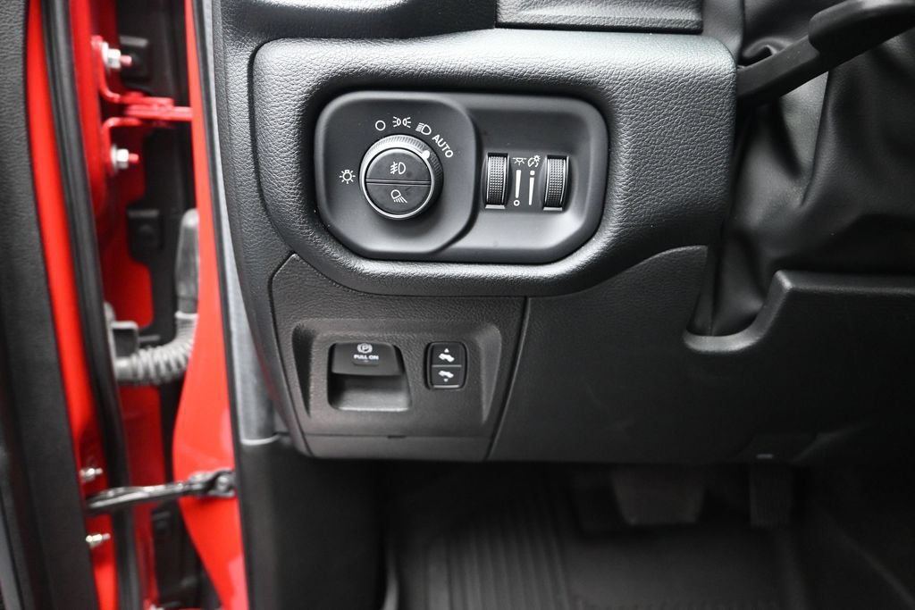 Used 2022 RAM 1500 Laramie AWD/4WD image 12