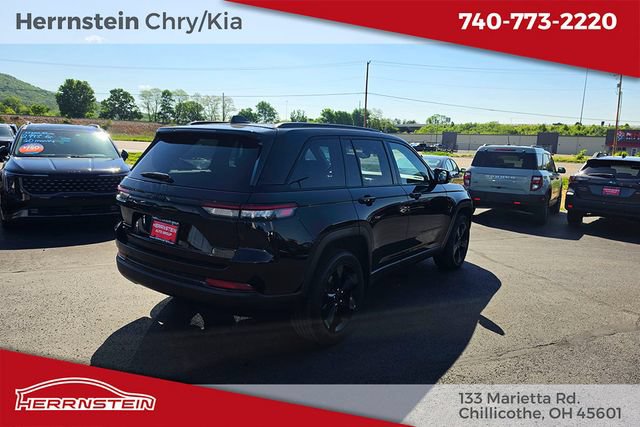 Used 2023 Jeep Grand Cherokee Altitude AWD/4WD image 29