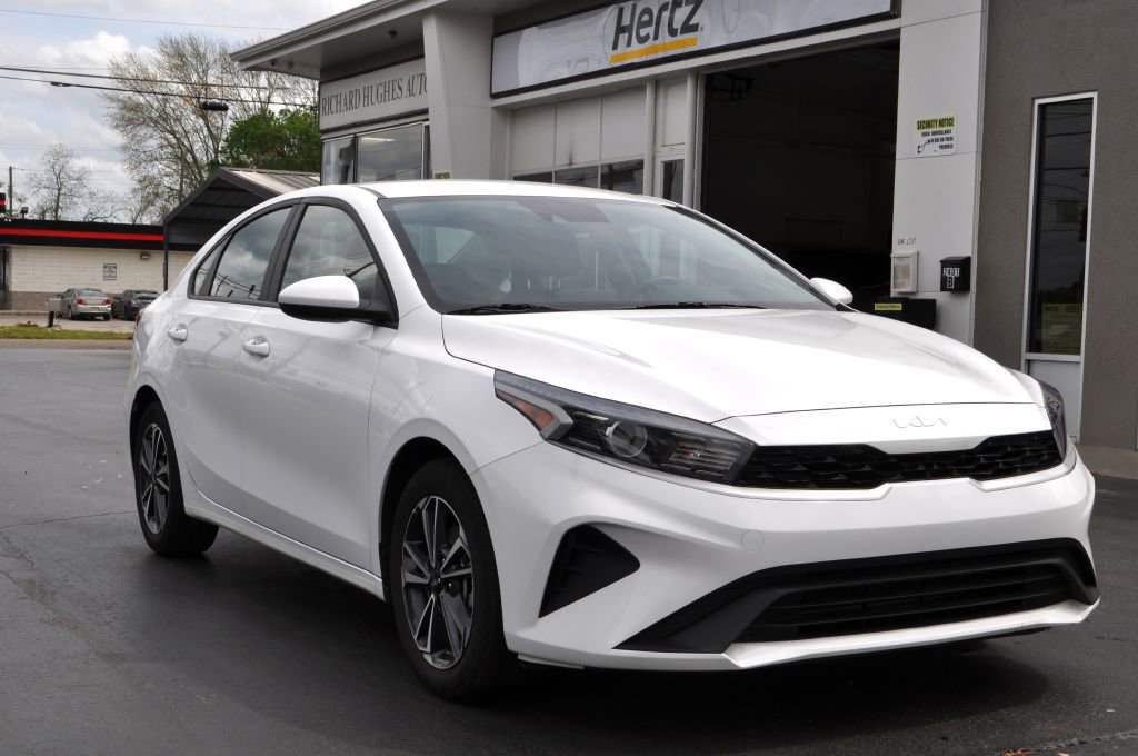 Used 2024 Kia Forte LXS image 3