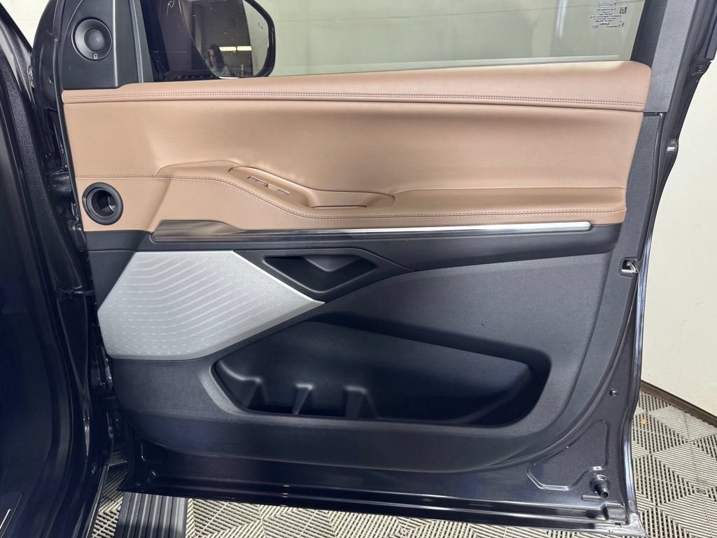 Certified 2025 Lincoln Navigator Black Label AWD/4WD image 12