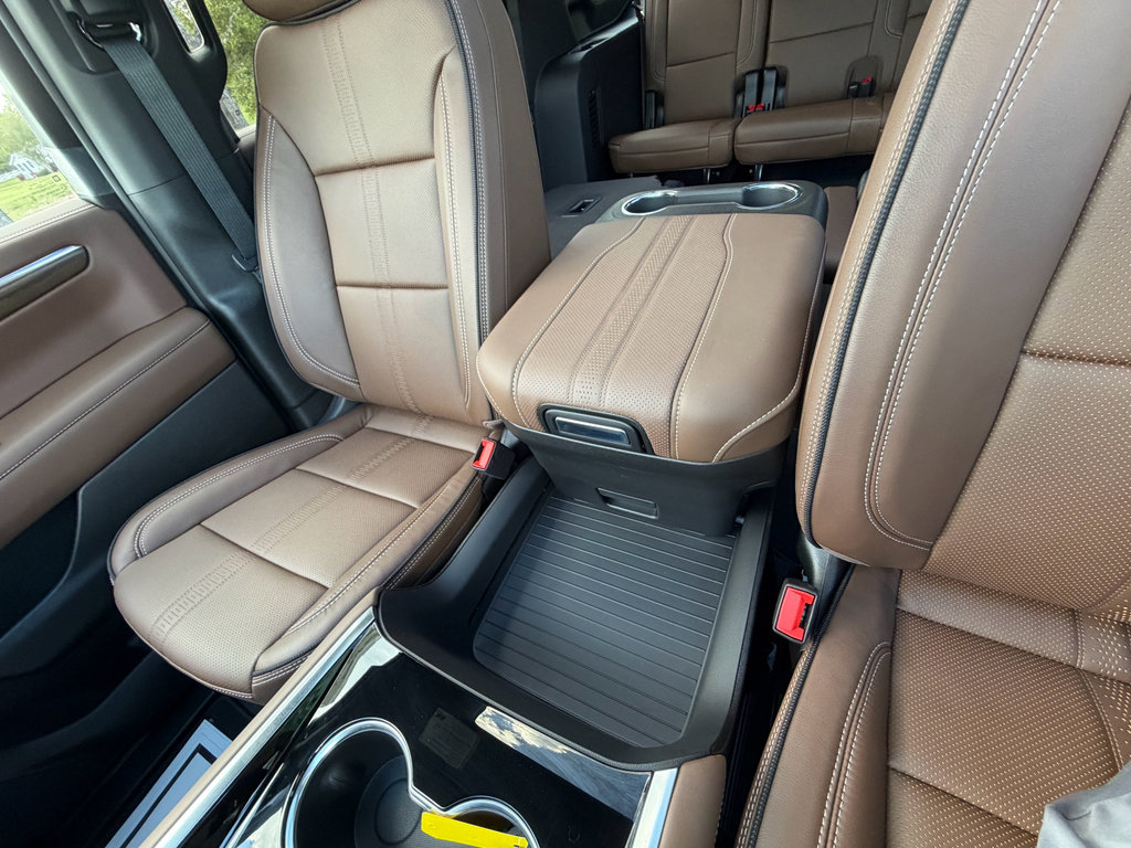 New 2026 Chevrolet Suburban High Country image 16
