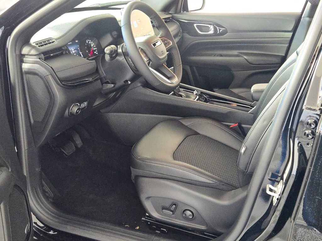 New 2026 Jeep Compass Latitude w/ Sun and Sound Group image 7