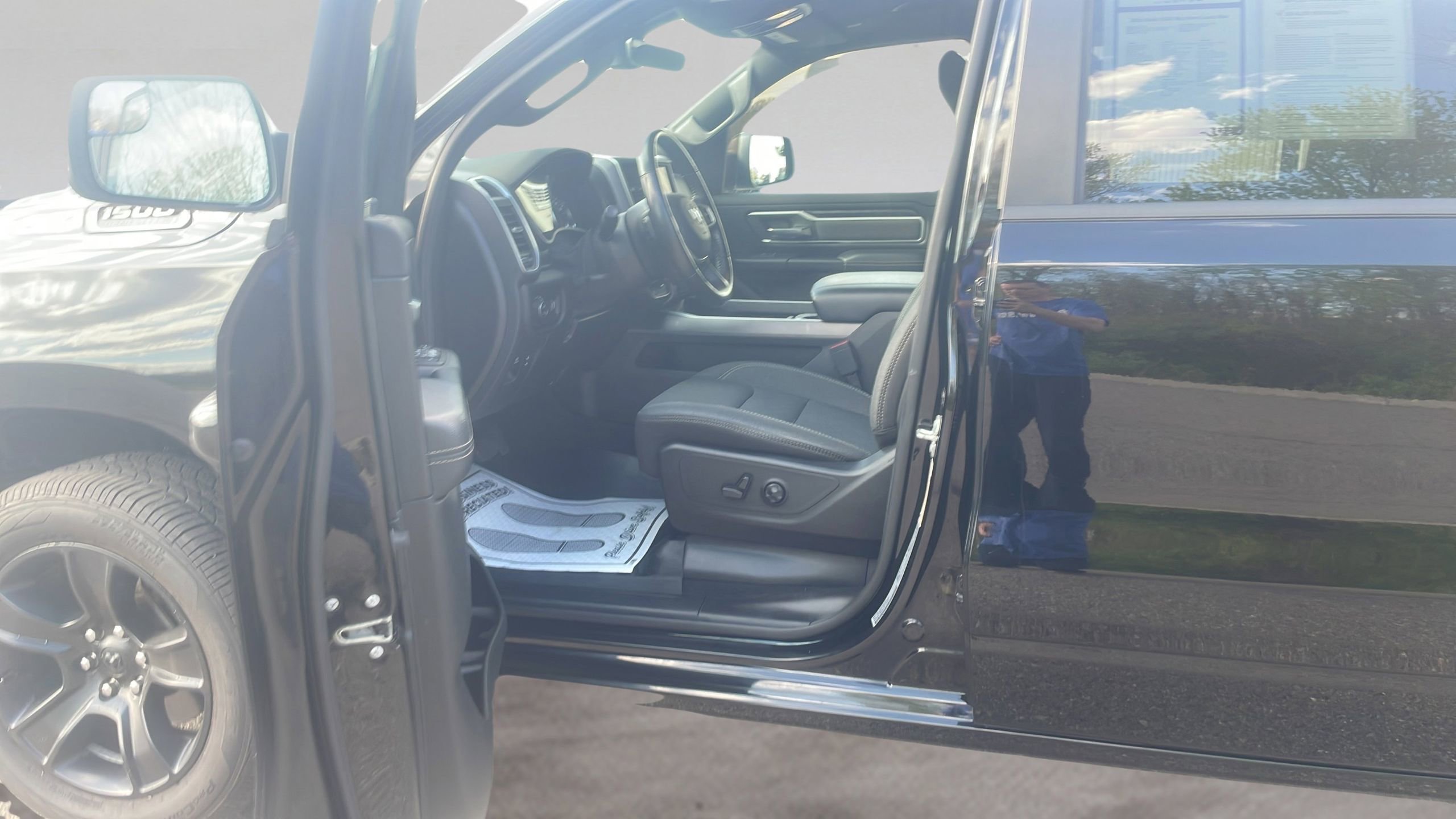 Used 2021 RAM 1500 Big Horn AWD/4WD image 23
