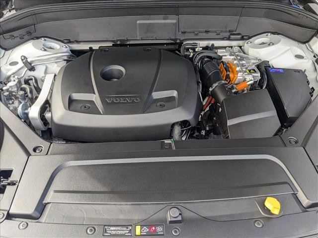 Certified 2025 Volvo XC90 T8 Plus w/ Protection Package Premier image 16