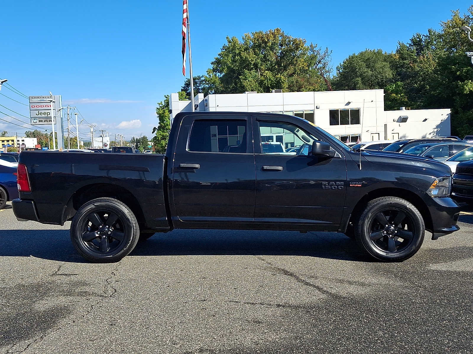 Used 2016 RAM 1500 Express w/ Black Ram 1500 Express Group AWD/4WD image 7