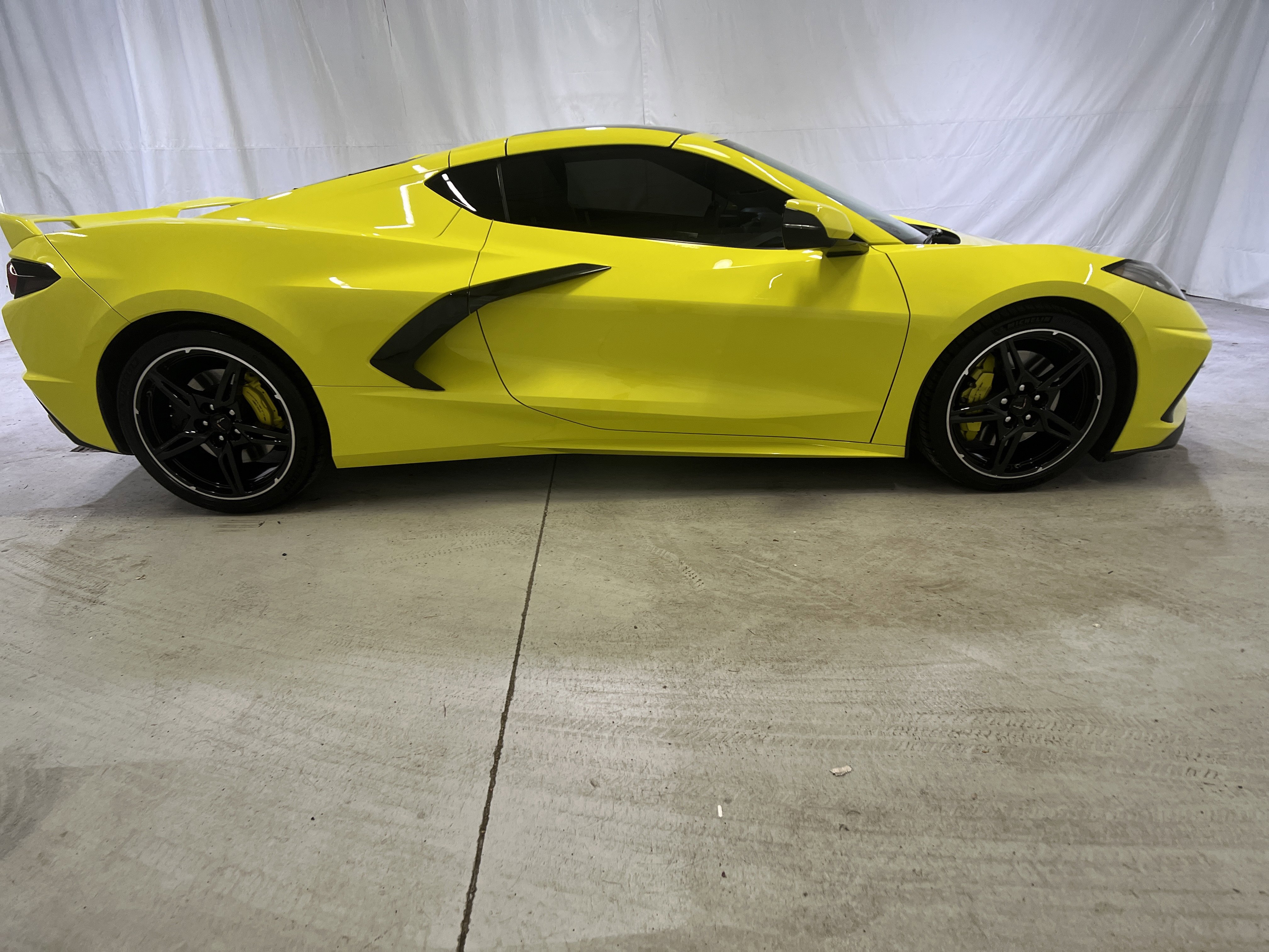 Used 2021 Chevrolet Corvette Stingray Preferred Cpe w/ Z51 Performance Package RWD image 12