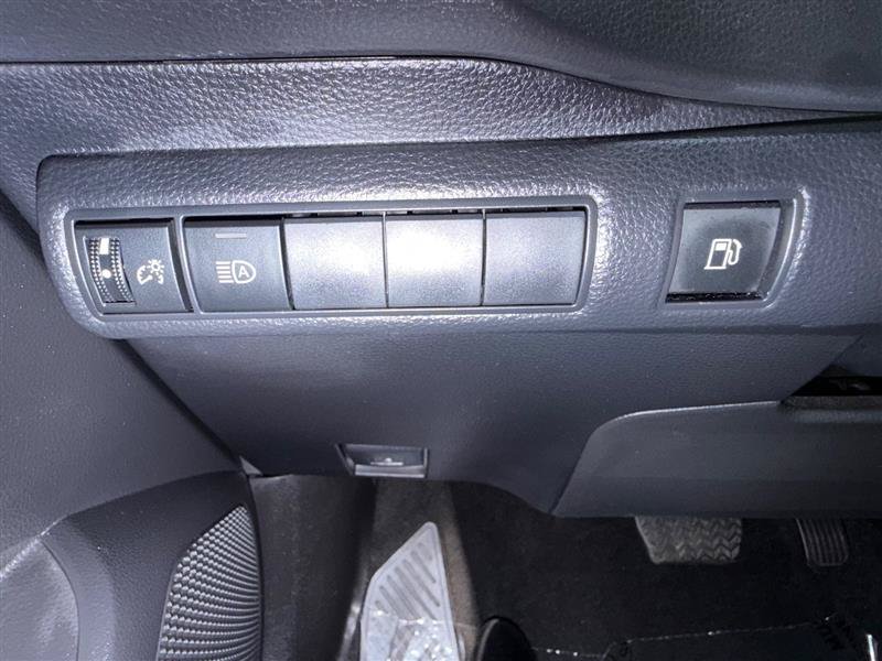 Used 2025 Toyota Corolla LE FWD image 35
