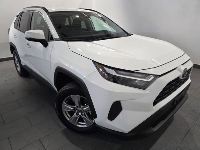 Used 2025 Toyota RAV4 XLE AWD/4WD image 7