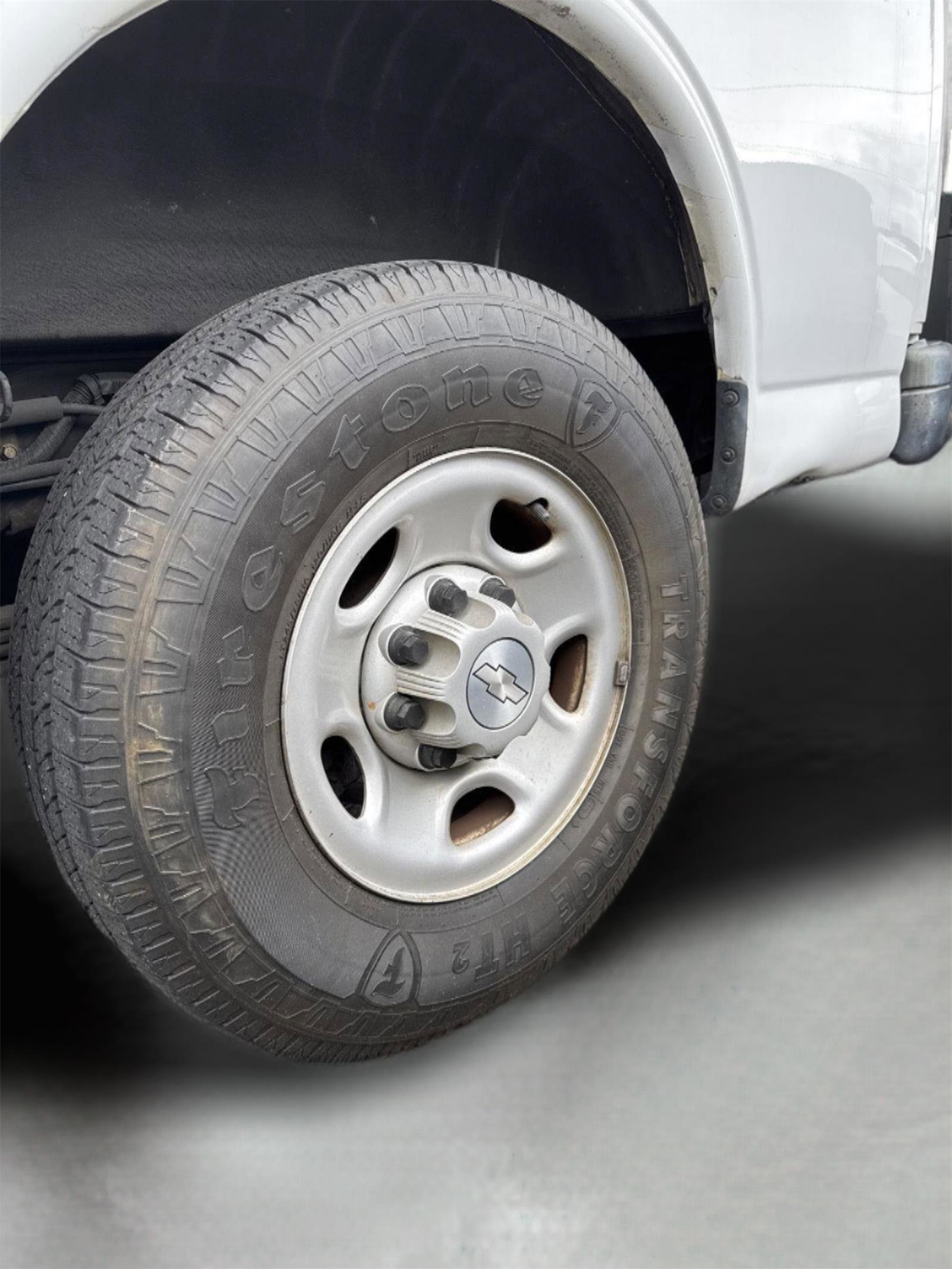 Used 2018 Chevrolet Express 2500 image 6