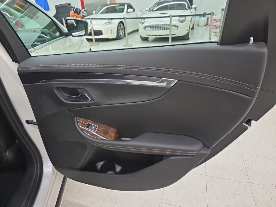 Used 2014 Chevrolet Impala LT w/ Convenience Package FWD image 14